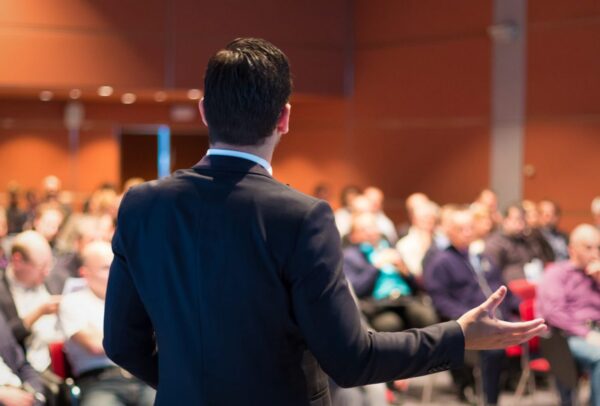 MAESTRIA ONLINE EN ORATORIA & NEUROCOMUNICACIÓN